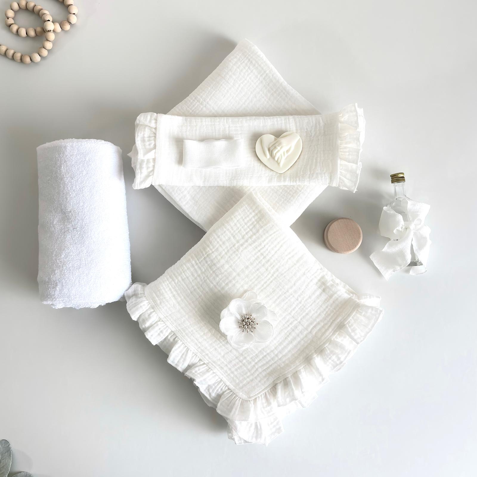 Trusou din Muselina Pentru Botez + Cutie Pentru Trusou cu Catifea Albastru