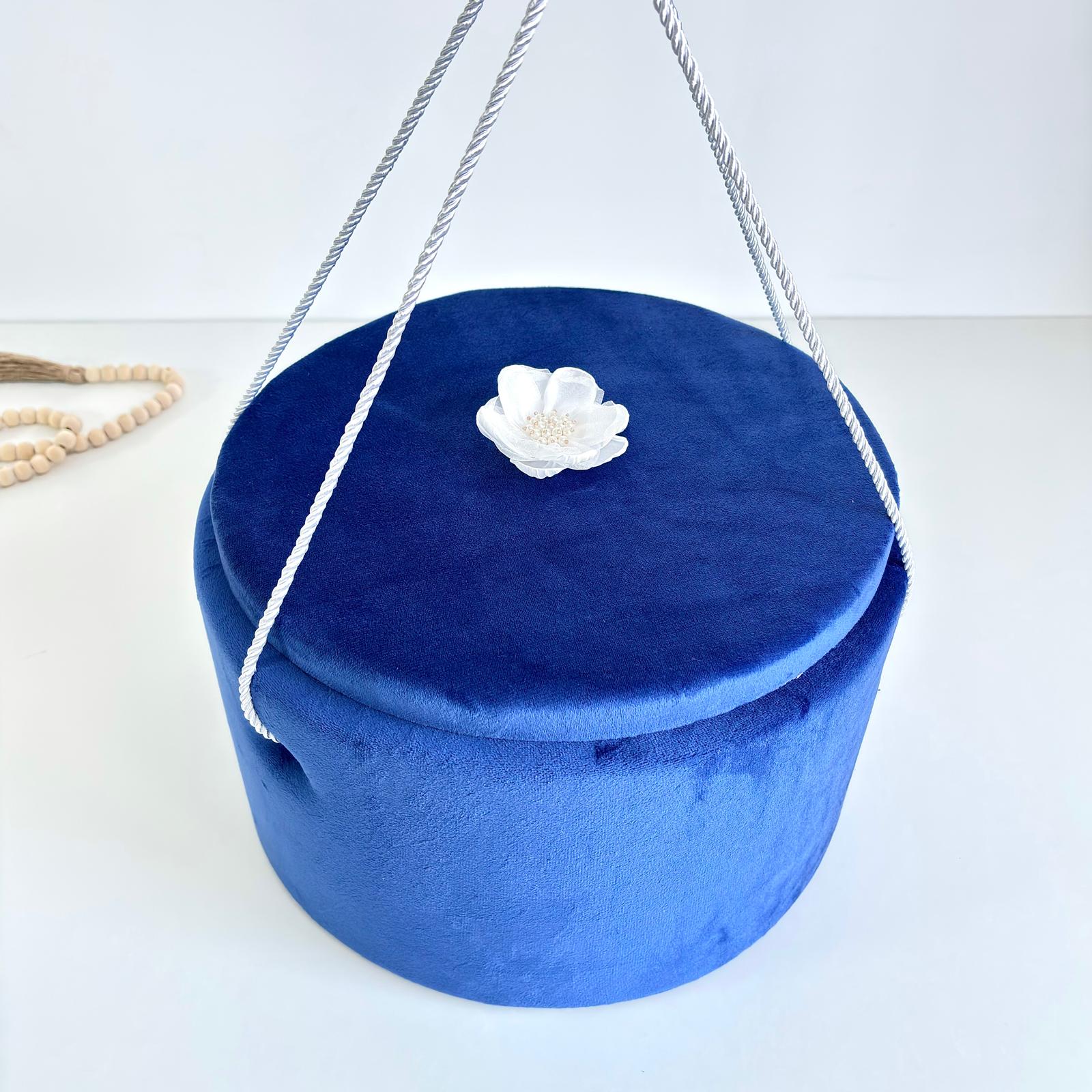 Trusou din Muselina Pentru Botez + Cutie Pentru Trusou cu Catifea Albastru