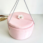 Trusou din Muselina Pentru Botez + Cutie Pentru Trusou cu Catifea Roz