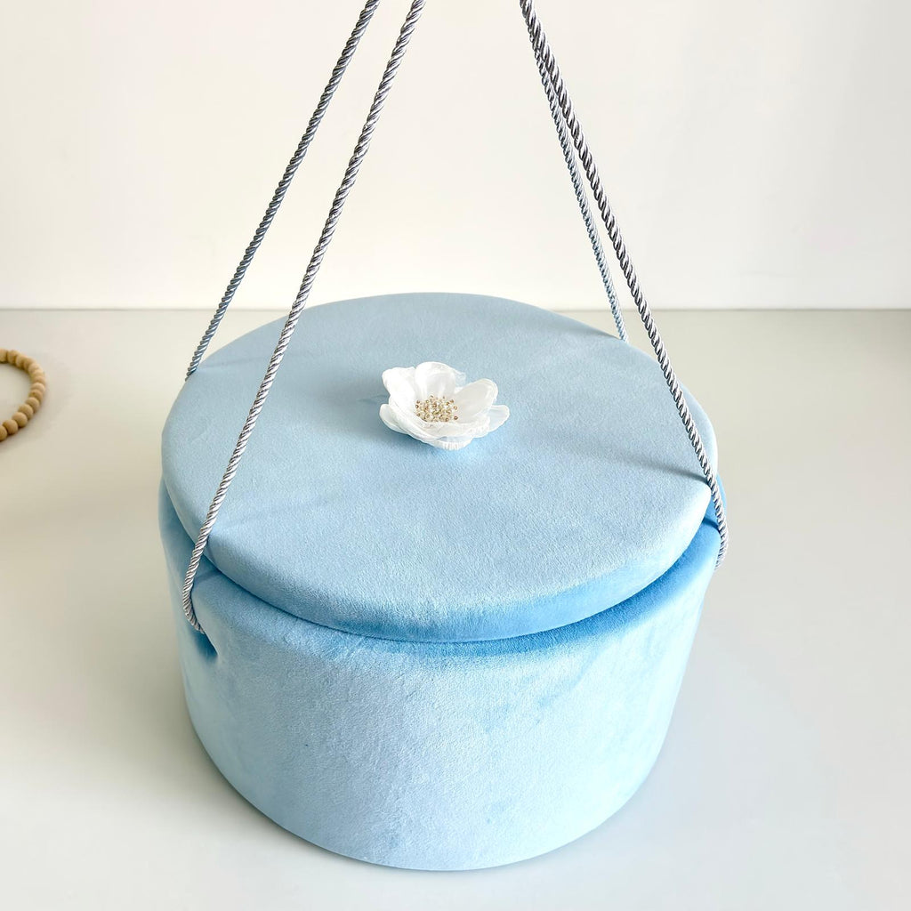 Trusou din Muselina Pentru Botez + Cutie Pentru Trusou cu Catifea Bleu