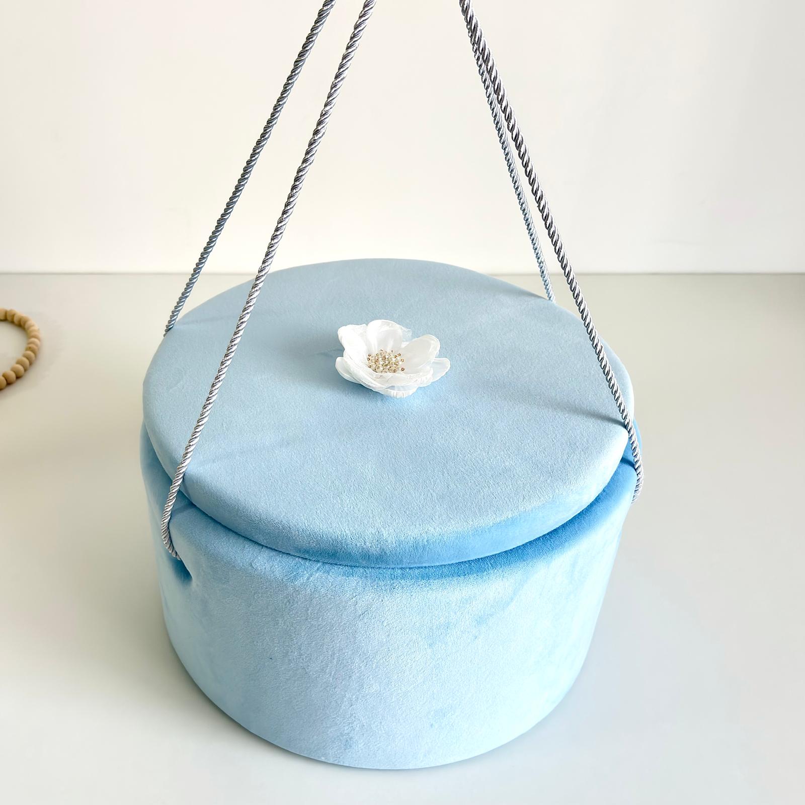 Trusou din Muselina Pentru Botez + Cutie Pentru Trusou cu Catifea Bleu