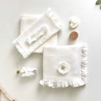 Trusou din muselina pentru Botez cu floare albă