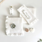 Trusou din Muselina Pentru Botez + Cutie Pentru Trusou cu Catifea Verde