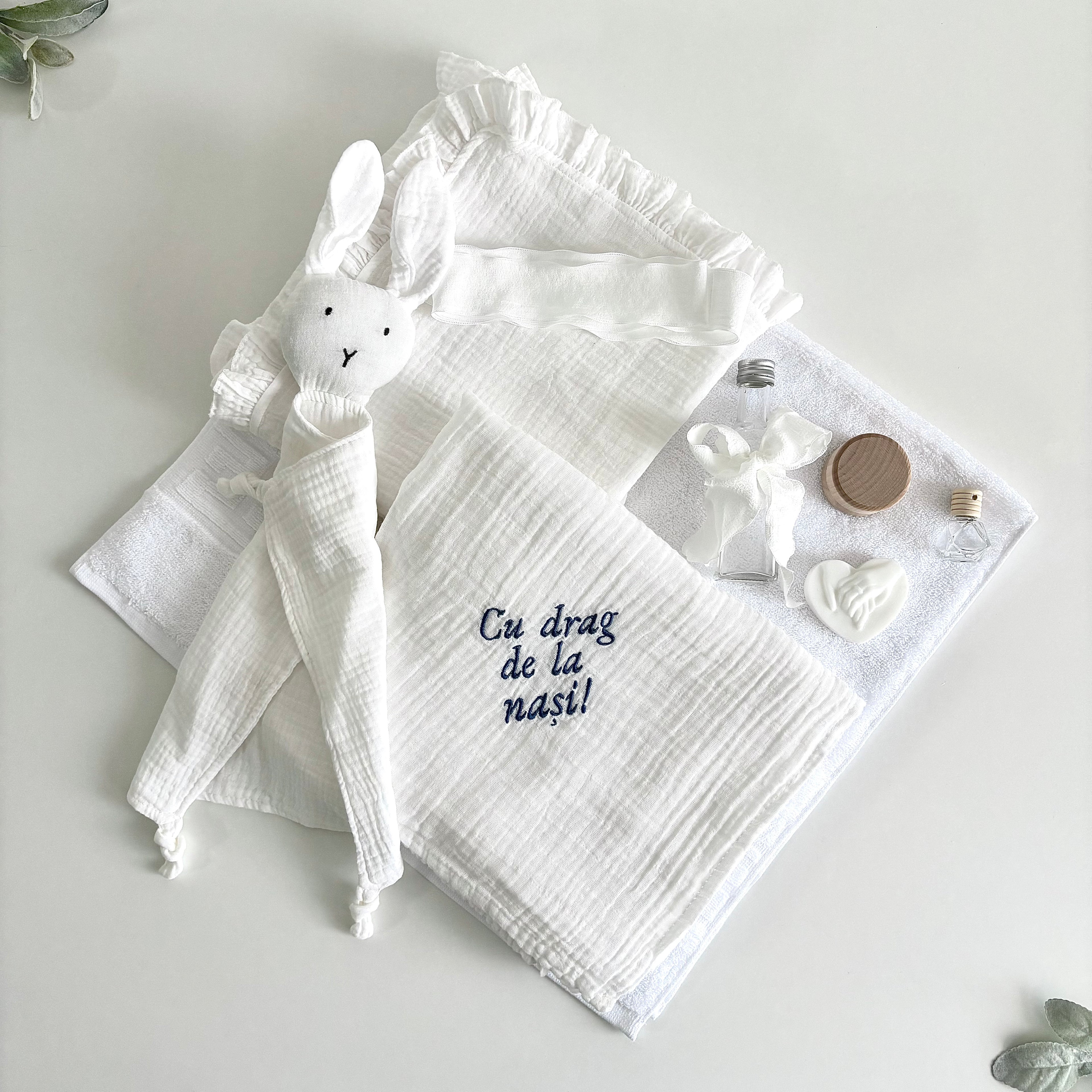 Trusou Personalizat pentru Botez si Cutie pentru trusou – Model B035