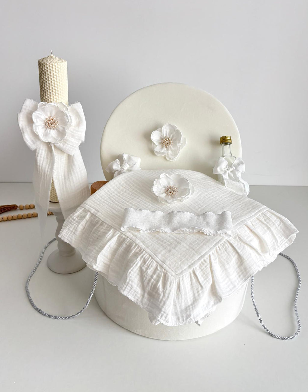 Set Trusou pentru Botez cu floare alba