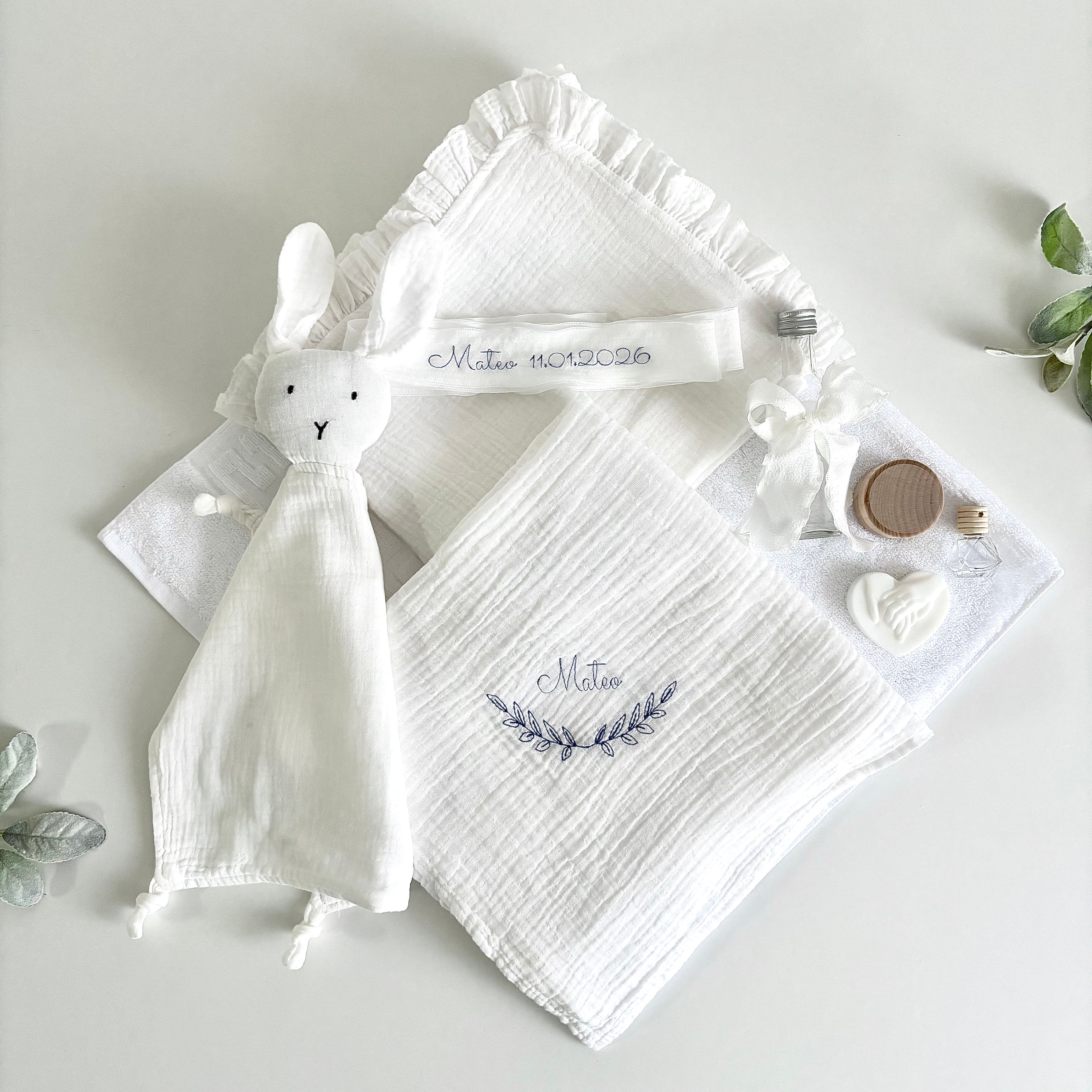 Trusou Personalizat pentru Botez si Cutie pentru trusou – Model B029