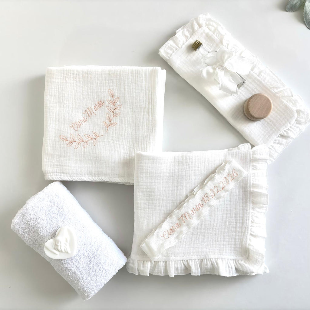 Trusou din Muselina Pentru Botez Personalizat TB025