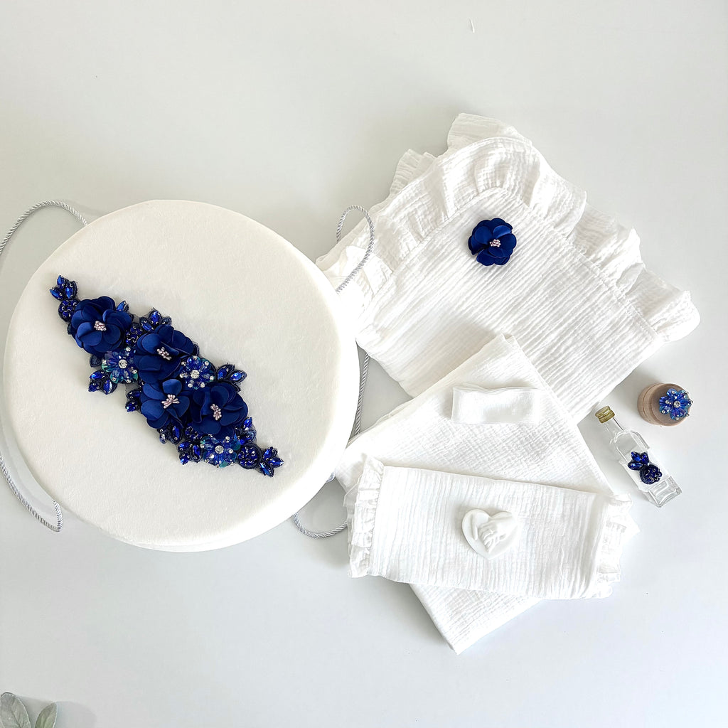 Trusou din muselina pentru Botez + Cutie pentru trusou -Model 1027