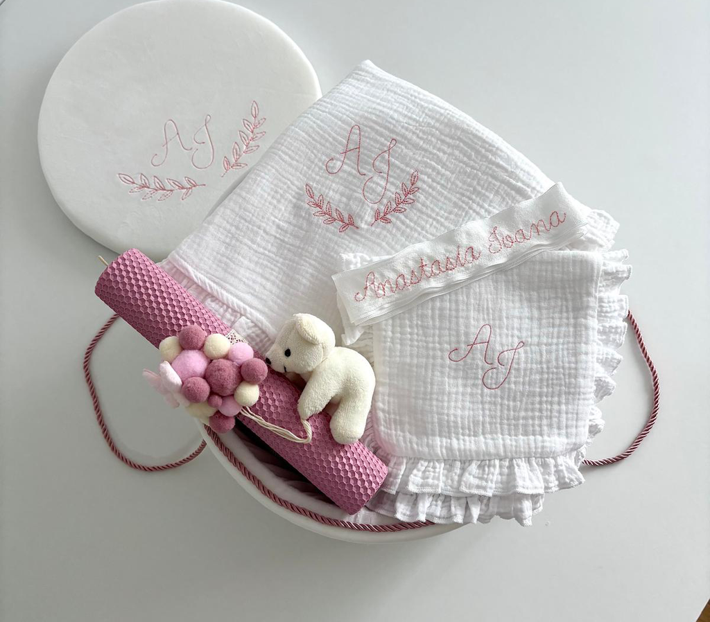 Trusou personalizat pentru botez – complet și elegant