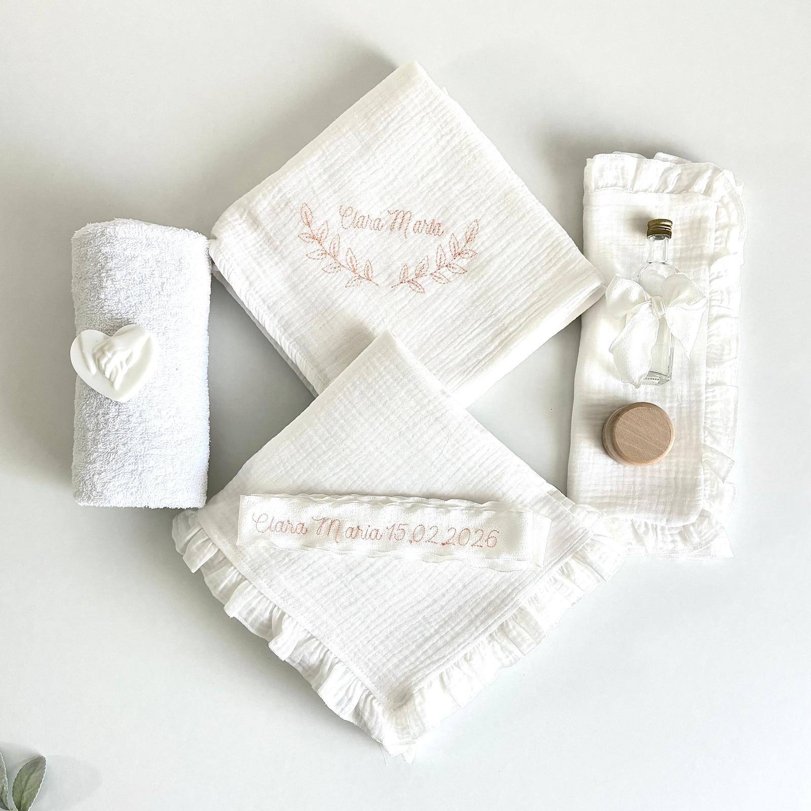 Trusou din Muselina Pentru Botez Personalizat TB025