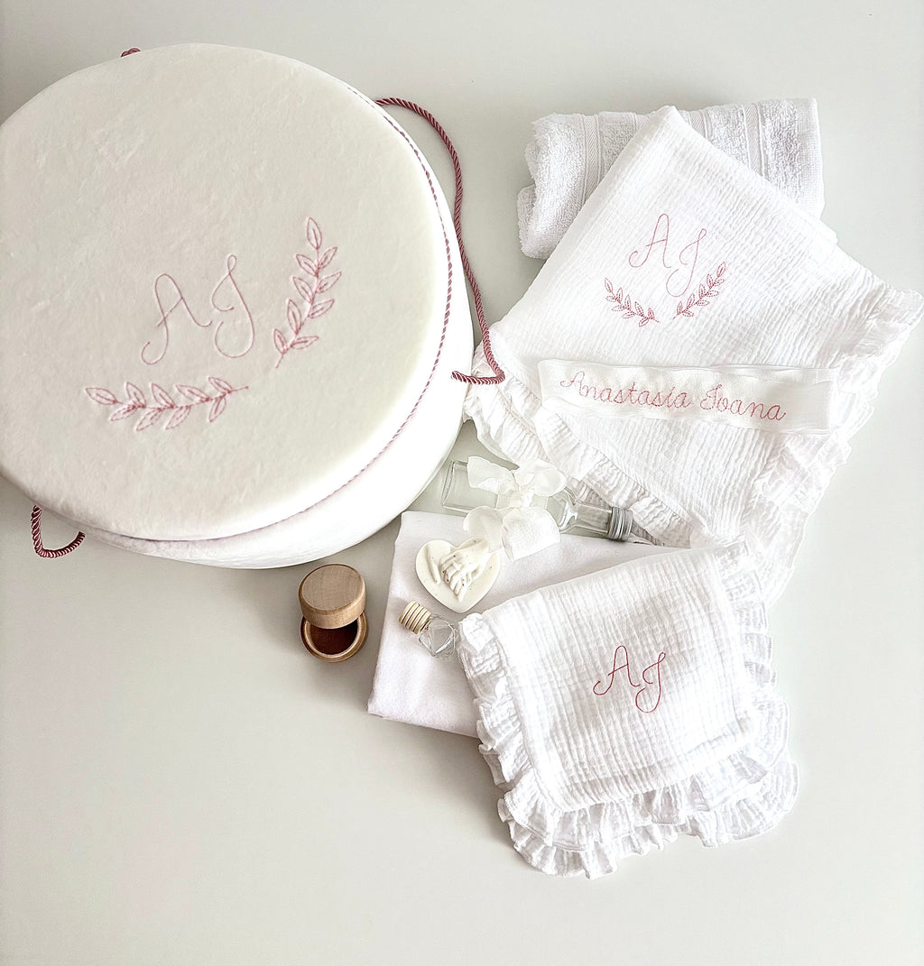 Trusou personalizat pentru botez – complet și elegant