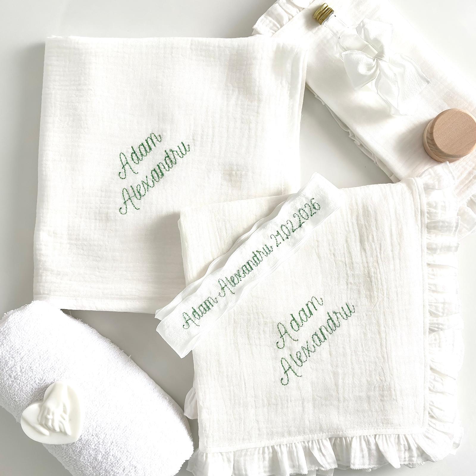 Trusou din Muselina Pentru Botez Personalizat TB026