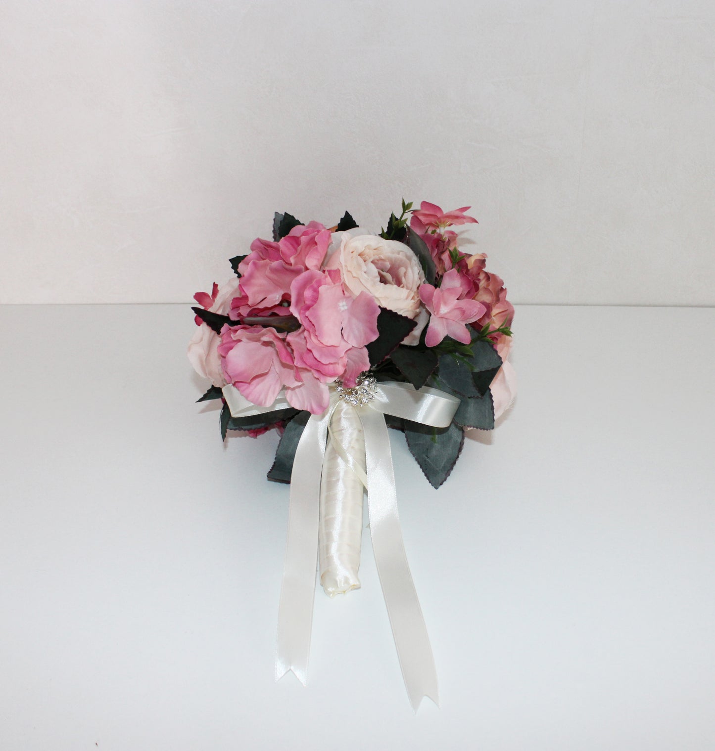 Bouquet of flowers for the Bride - Model 046