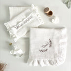 Trusou din Muselina Pentru Botez Personalizat TB027