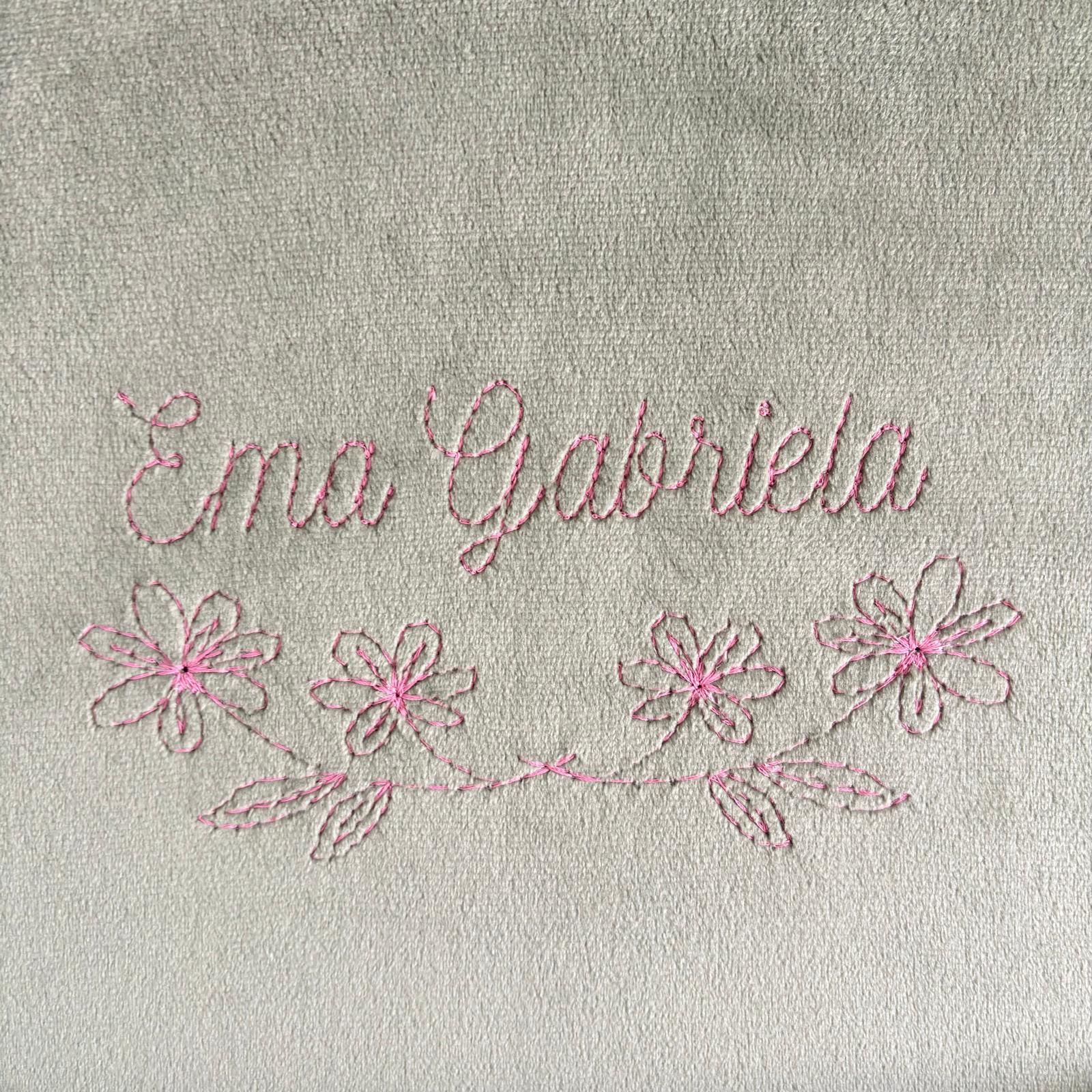 Set Trusou din Muselina Pentru Botez Personalizat + Cutie Pentru Trusou Personalizată si Lumânare TB031