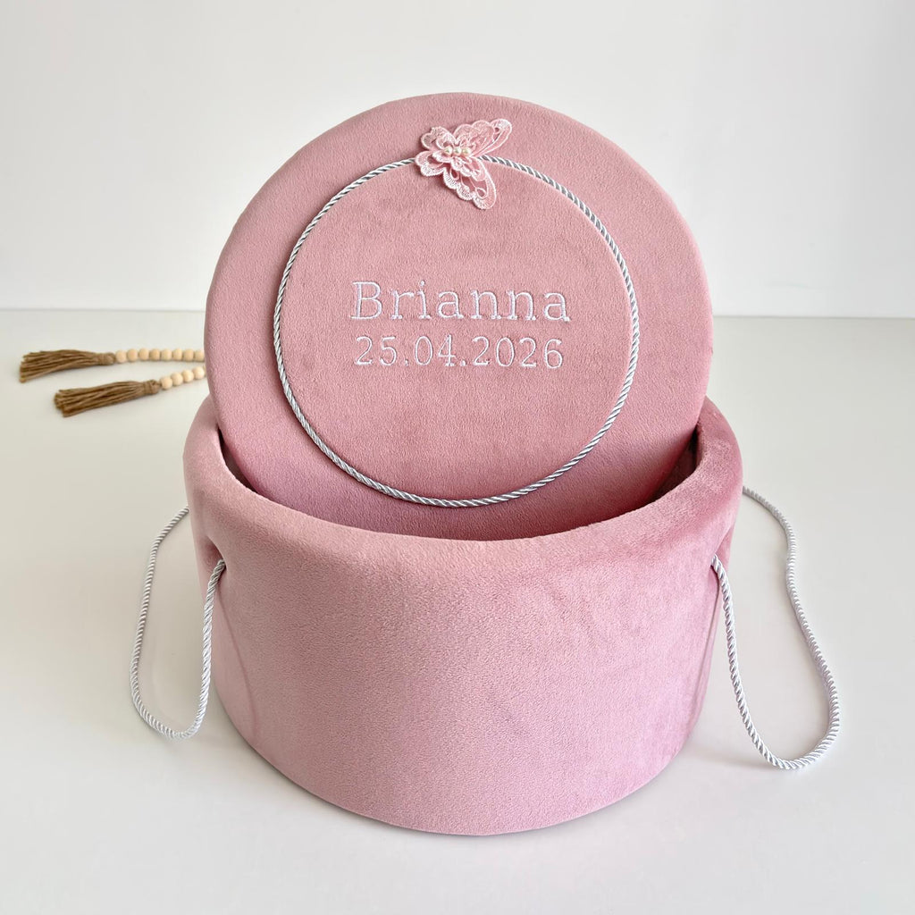 Cufăr / Cutie buretată personalizată pentru trusoul de botez -Brianna