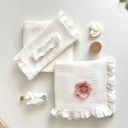 Trusou din Muselina Pentru Botez  cu floare Roz