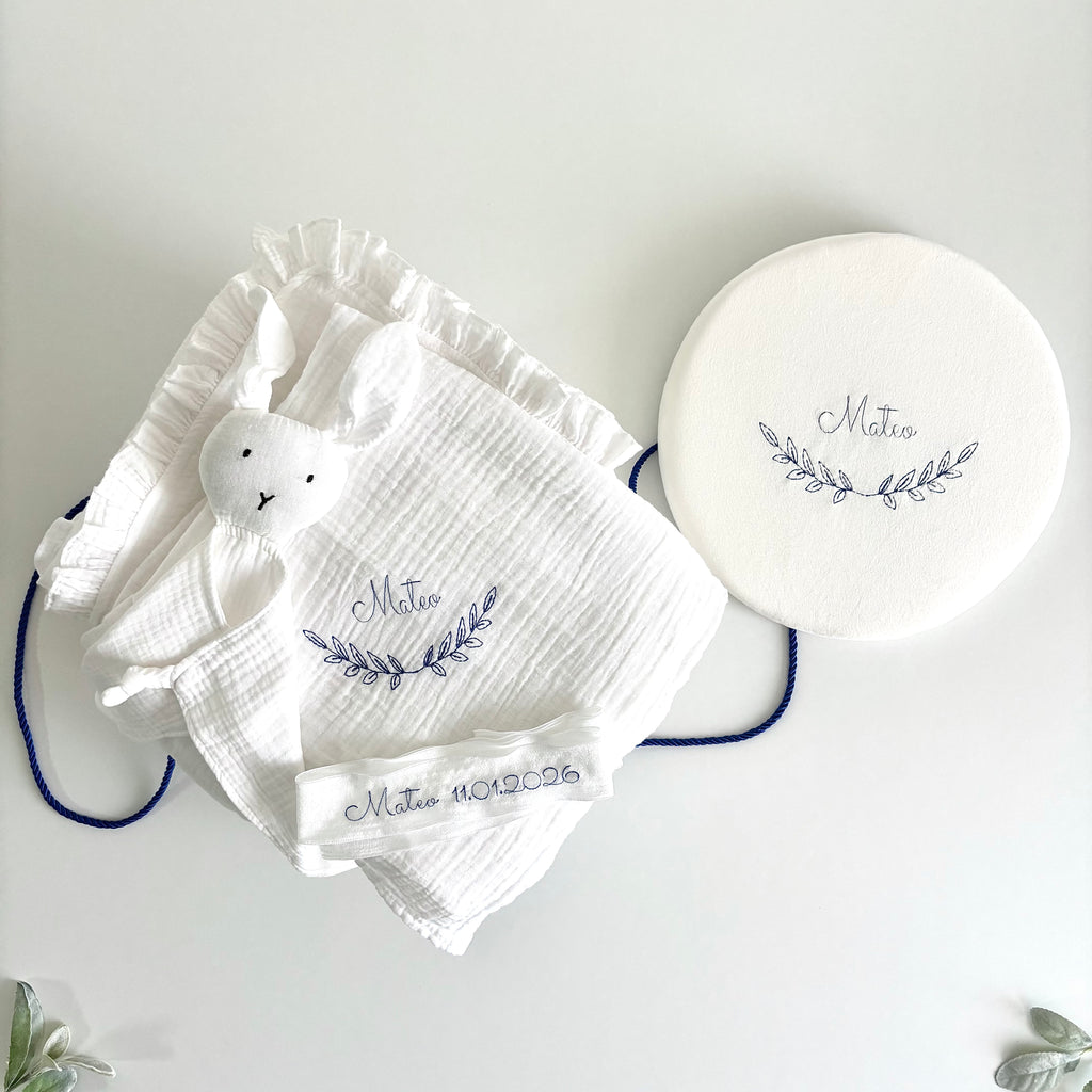 Trusou Personalizat pentru Botez si Cutie pentru trusou – Model B029