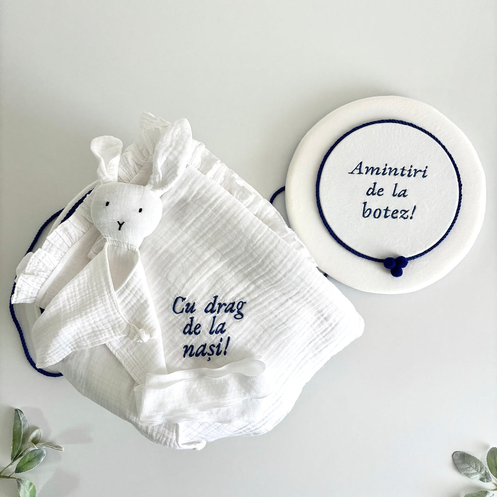 Trusou Personalizat pentru Botez si Cutie pentru trusou – Model B035