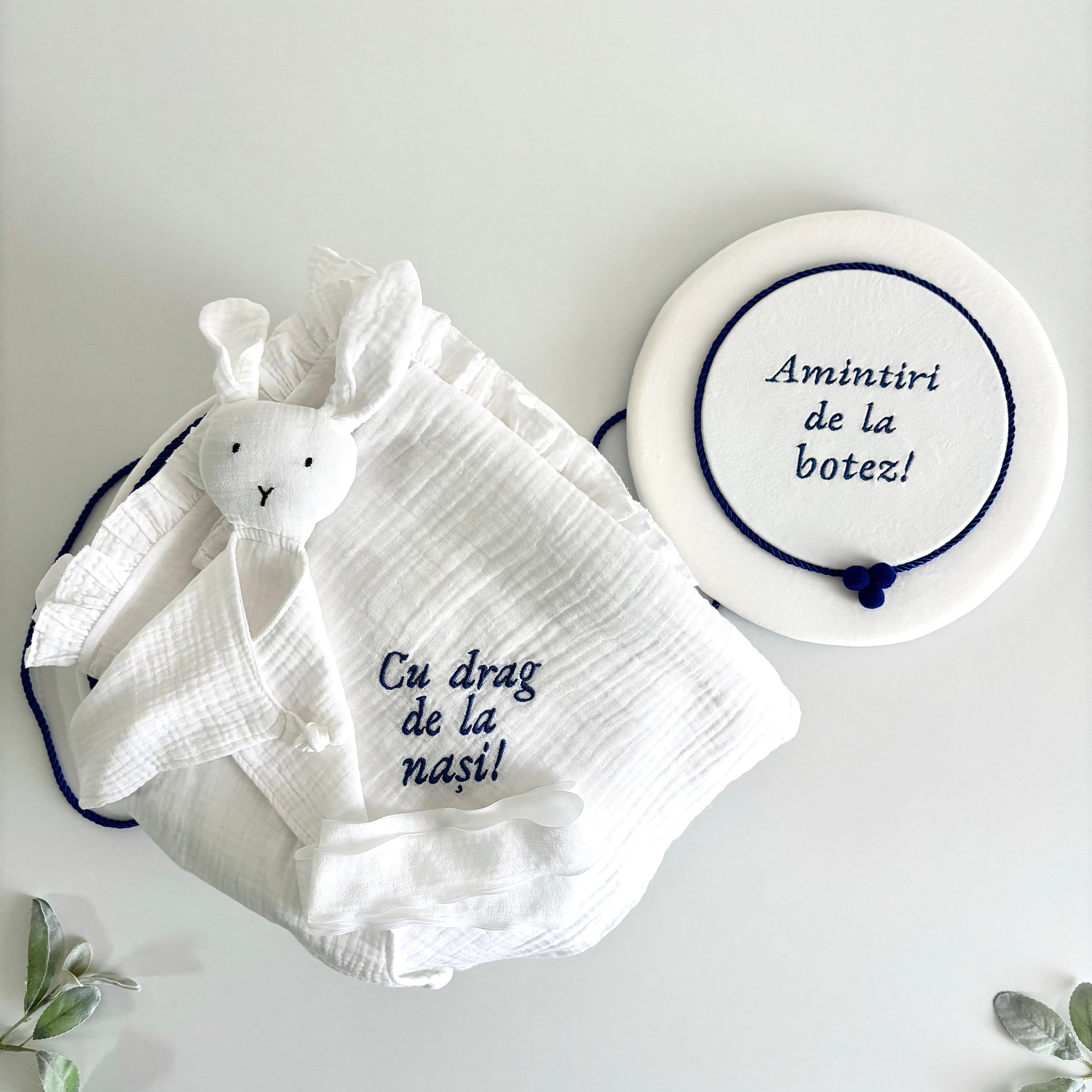 Trusou Personalizat pentru Botez si Cutie pentru trusou – Model B035