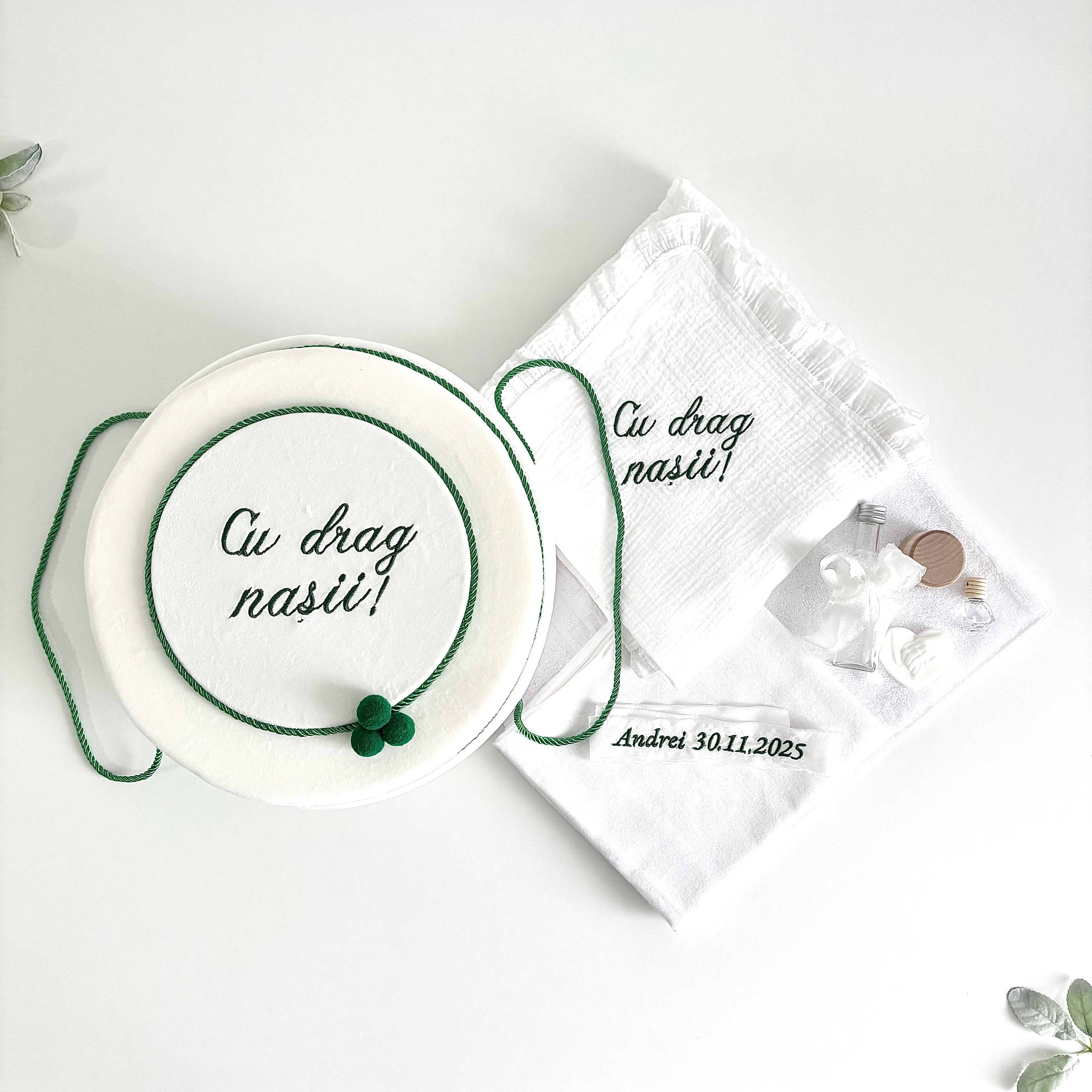 Trusou Personalizat pentru Botez si Cutie pentru trusou – Model B033