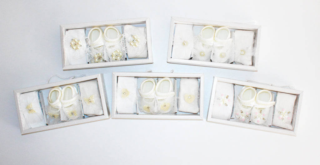 Set of 3 baby accessories, slippers, headband, socks