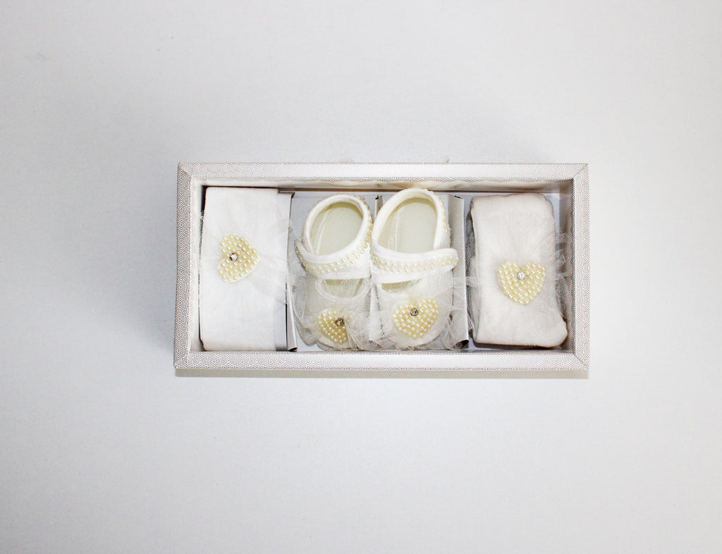Set of 3 baby accessories, slippers, headband, socks