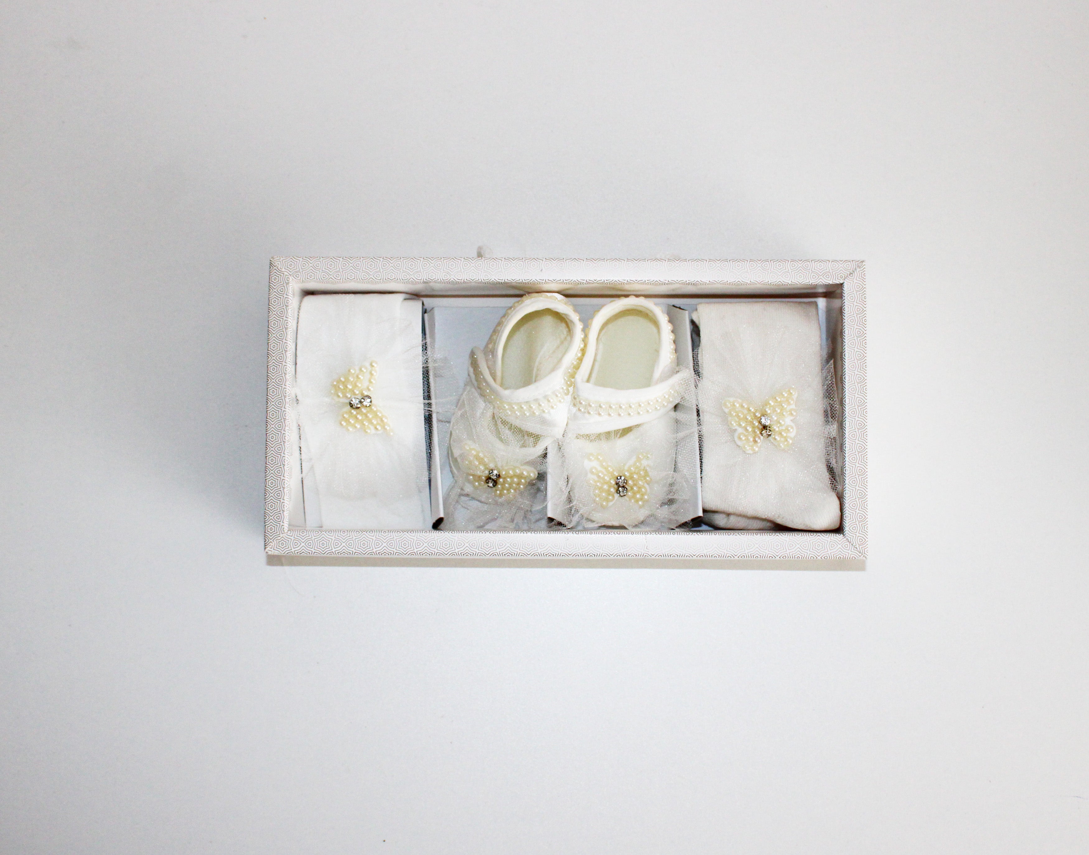 Set of 3 baby accessories, slippers, headband, socks