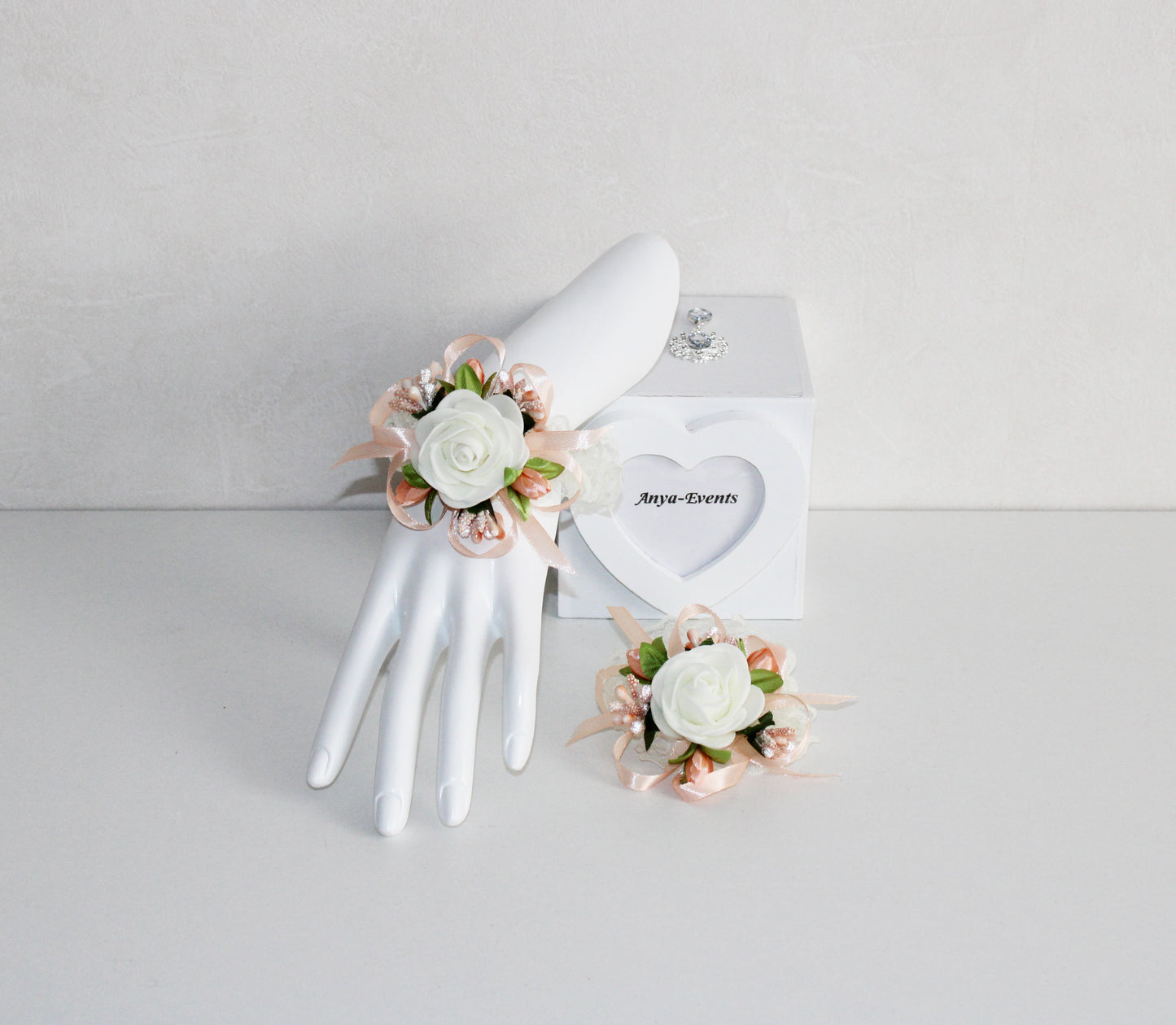 Wedding flowers - Corsage bracelet B023