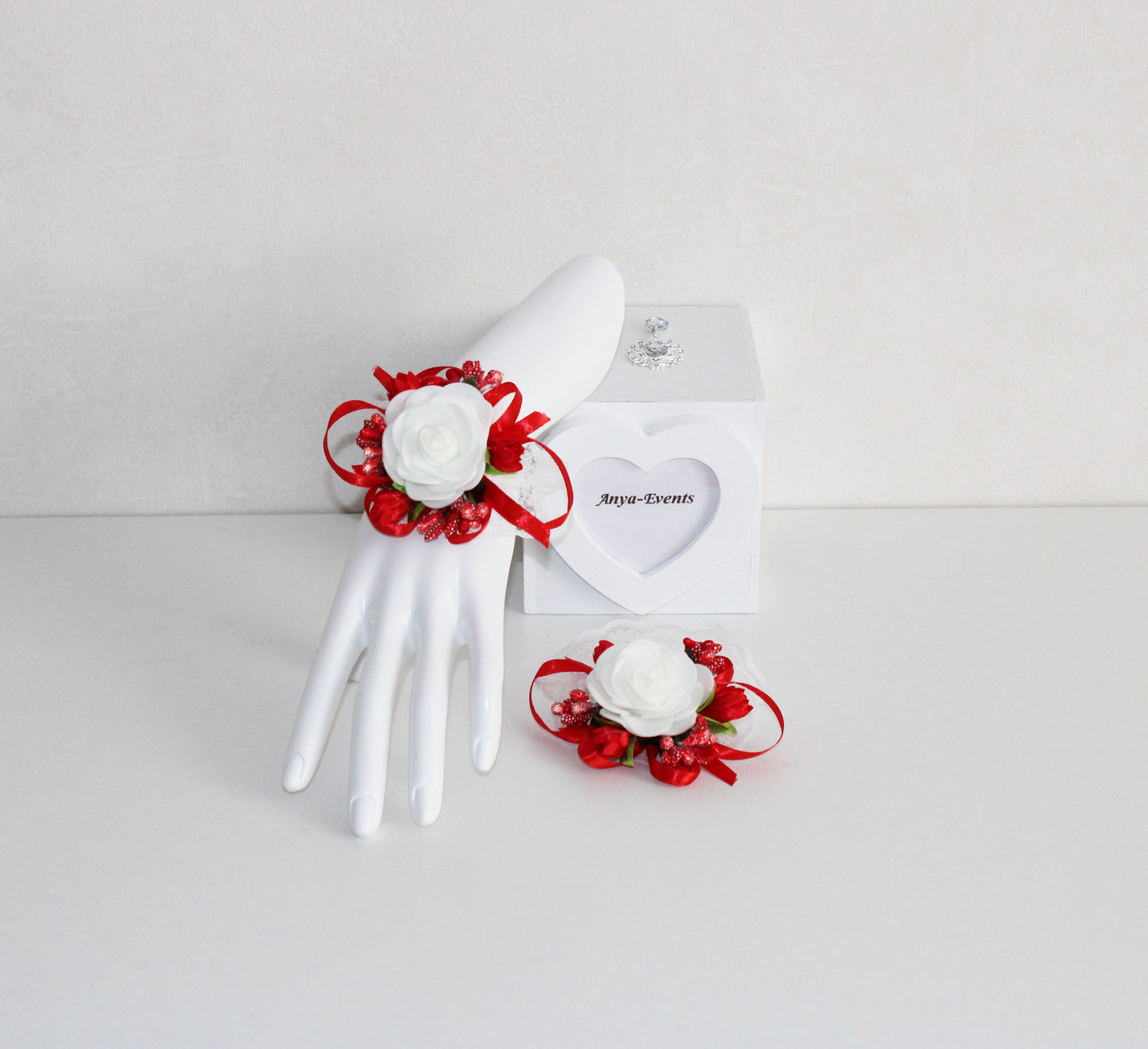 Wedding flowers - Corsage bracelet B023