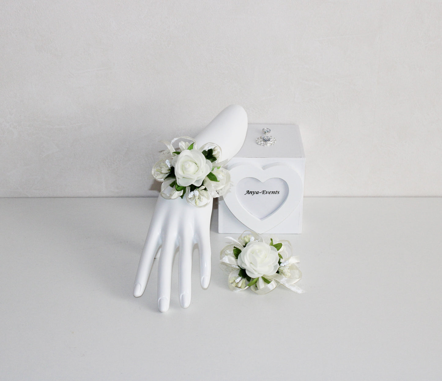 Wedding flowers - Corsage bracelet B023