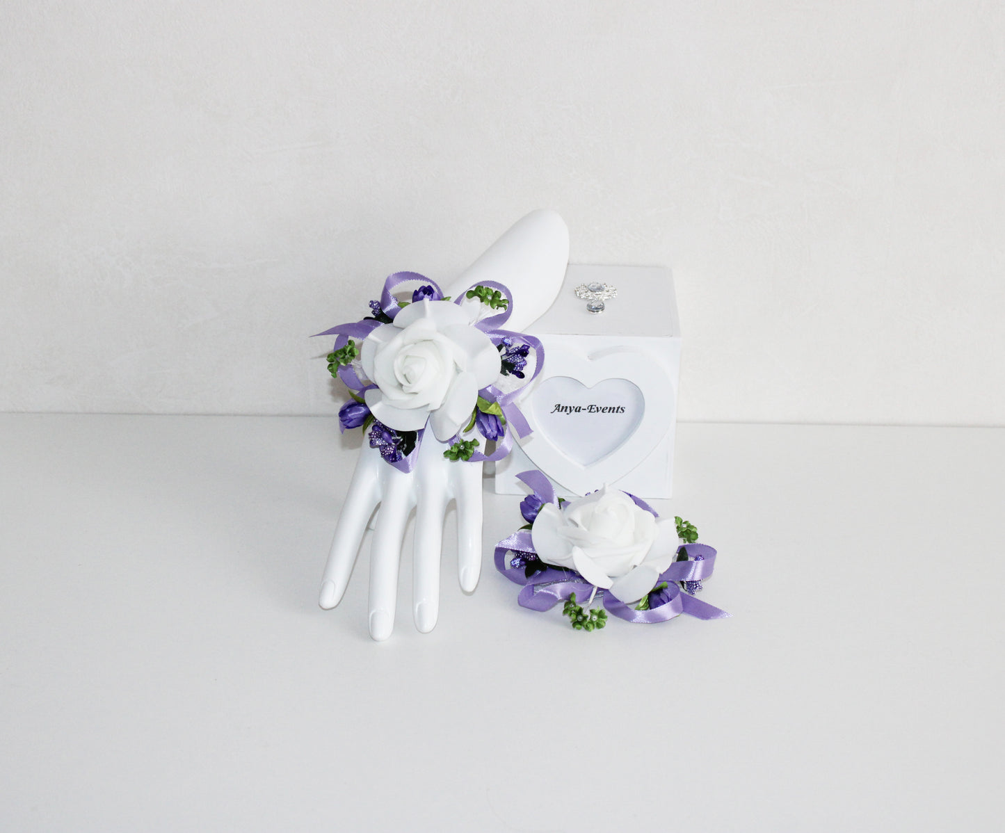 Flowers for the wedding - Corsage bracelet B025