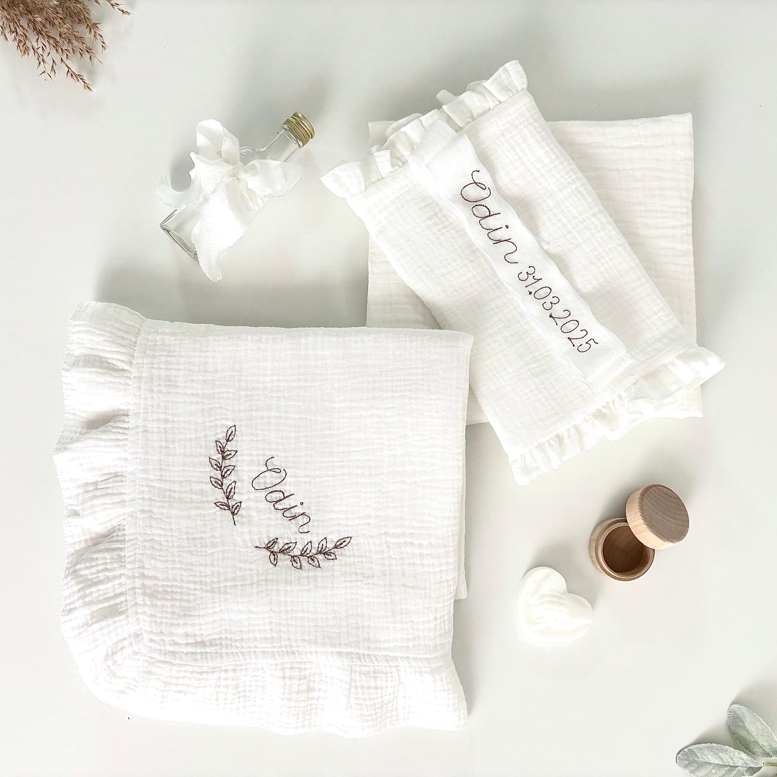 Trusou Personalizat pentru Botez din muselina -Model 016