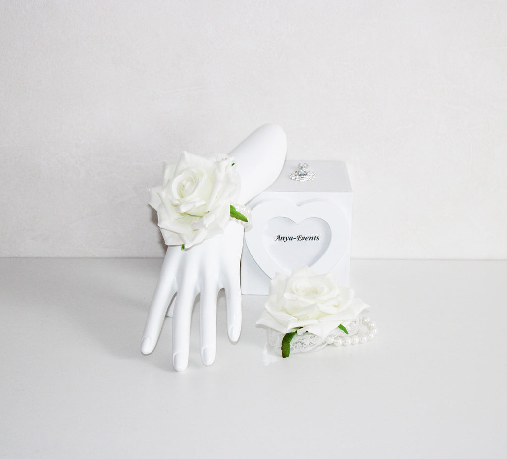 Flowers for the wedding - Corsage bracelet B030