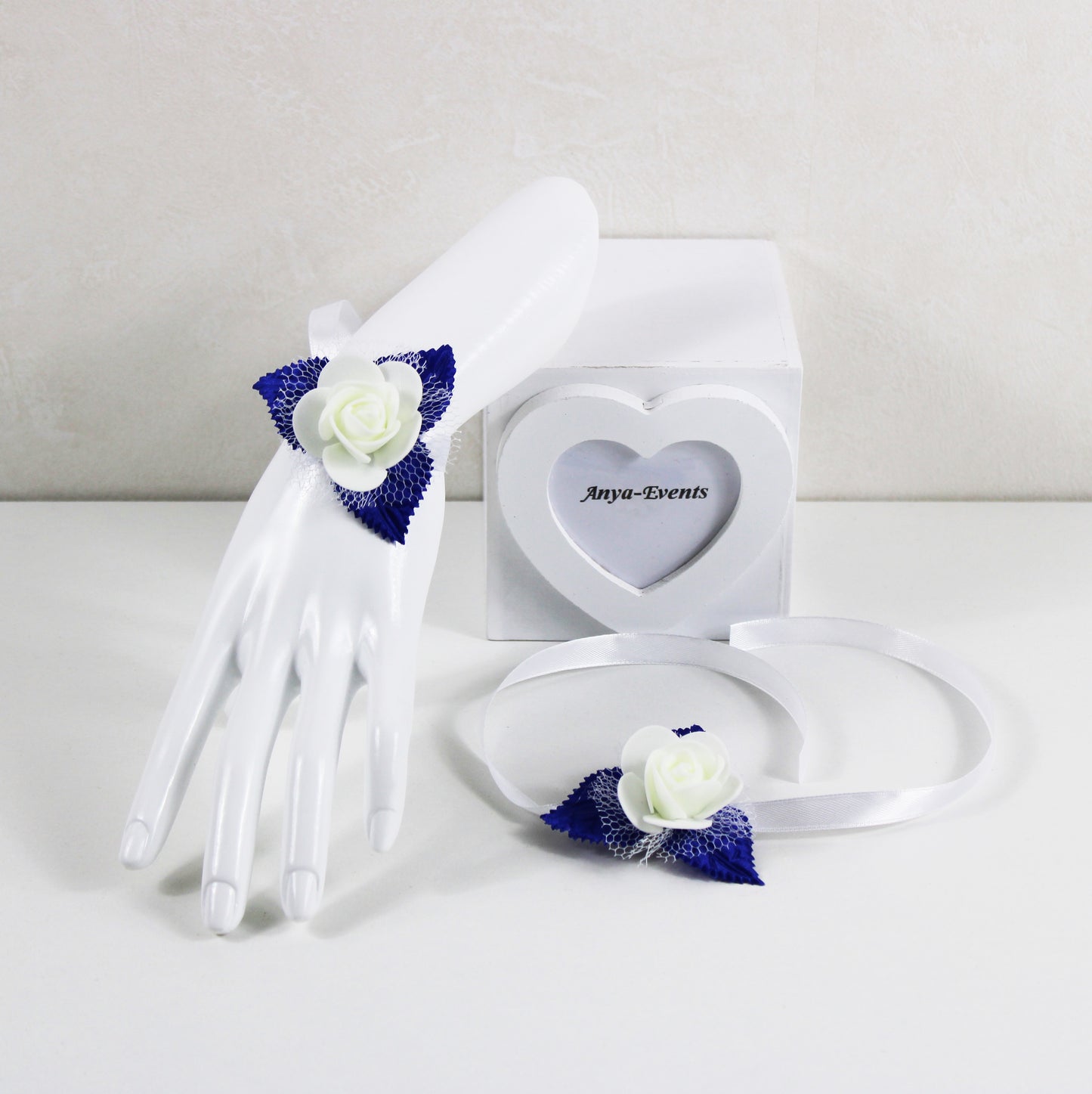 Wedding flowers - Corsage bracelet B033