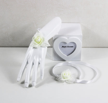 Wedding flowers - Corsage bracelet B033