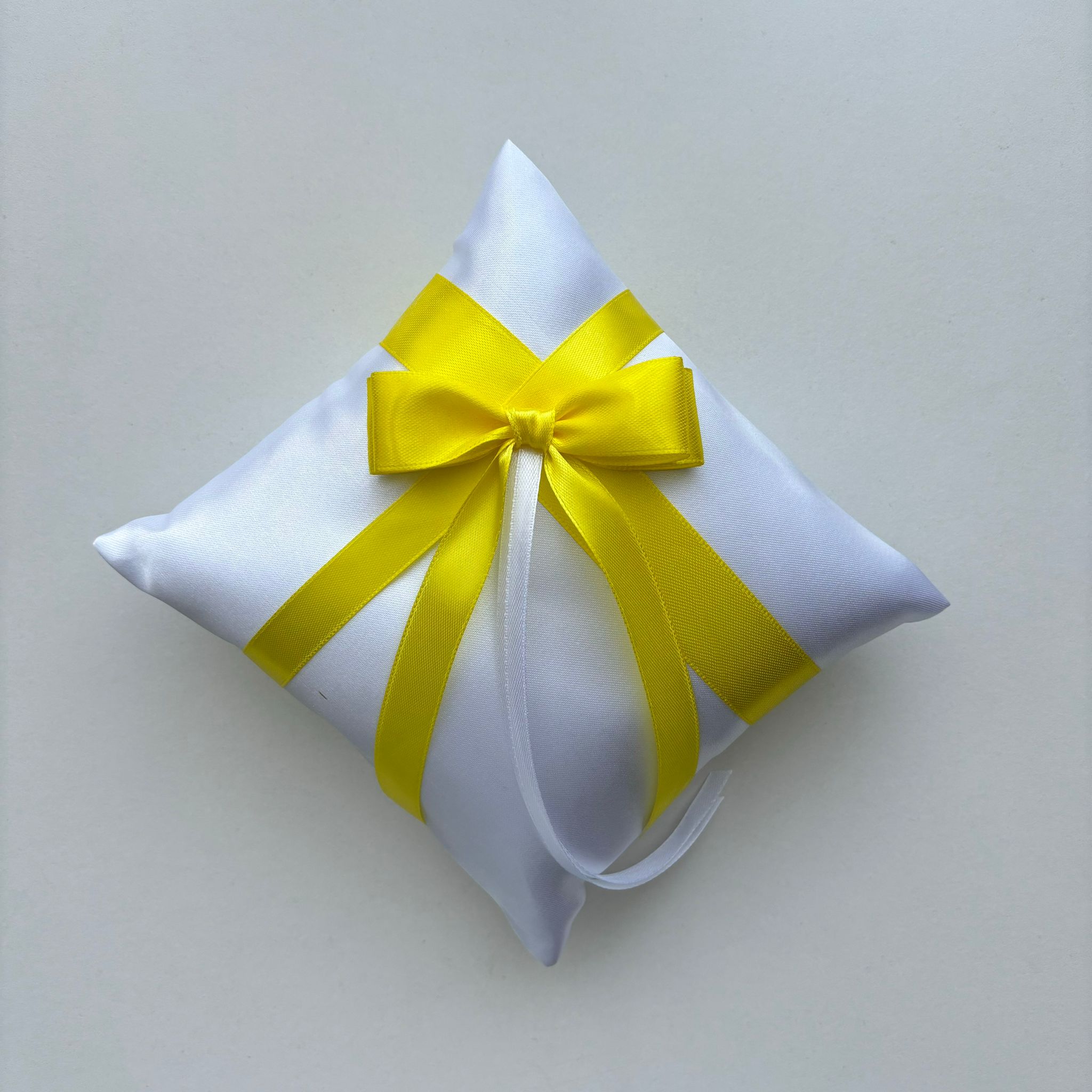 Coșuleț și Pernuță pentru Nuntă cu panglică Galbenă