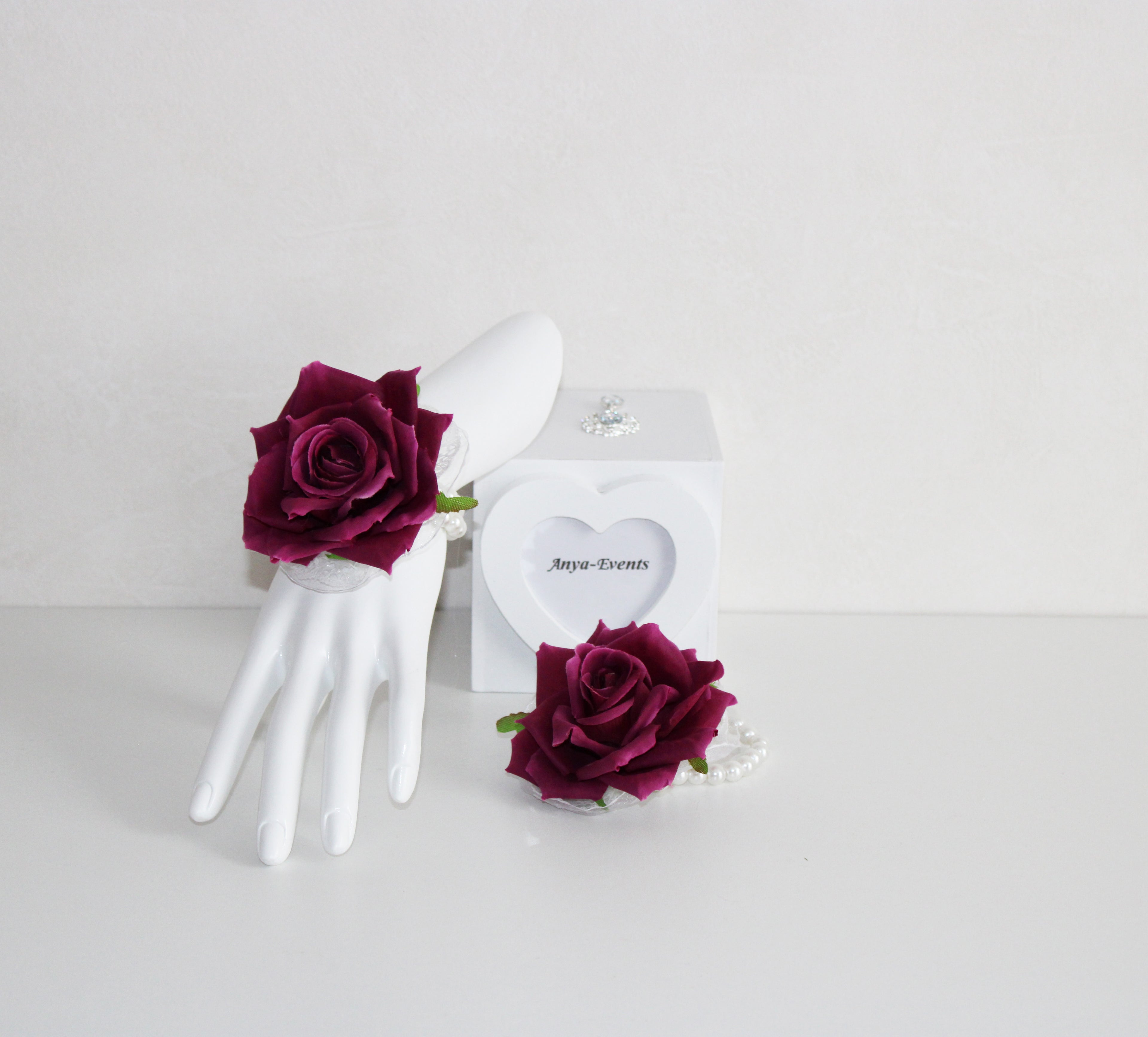 Flowers for the wedding - Corsage bracelet B030