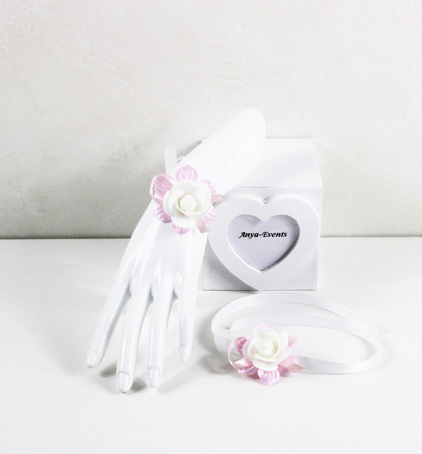 Flowers for the wedding - Corsage bracelet B032