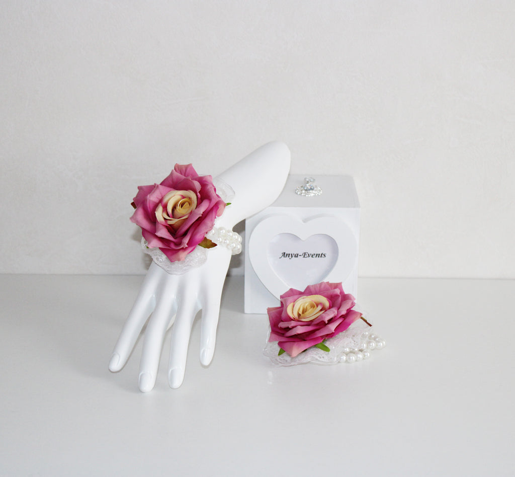Flowers for the wedding - Corsage bracelet B030