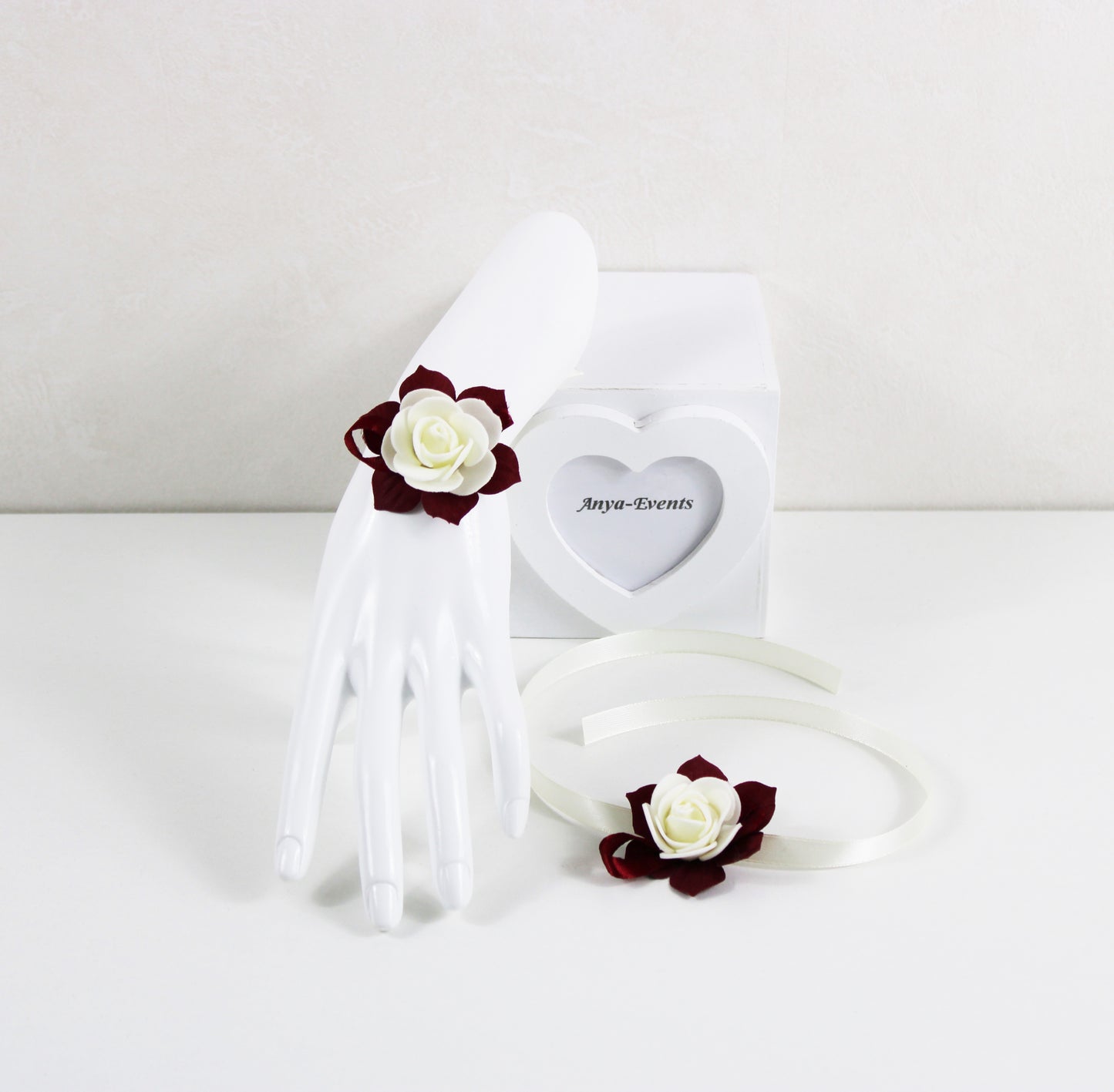 Flowers for the wedding - Corsage bracelet B032