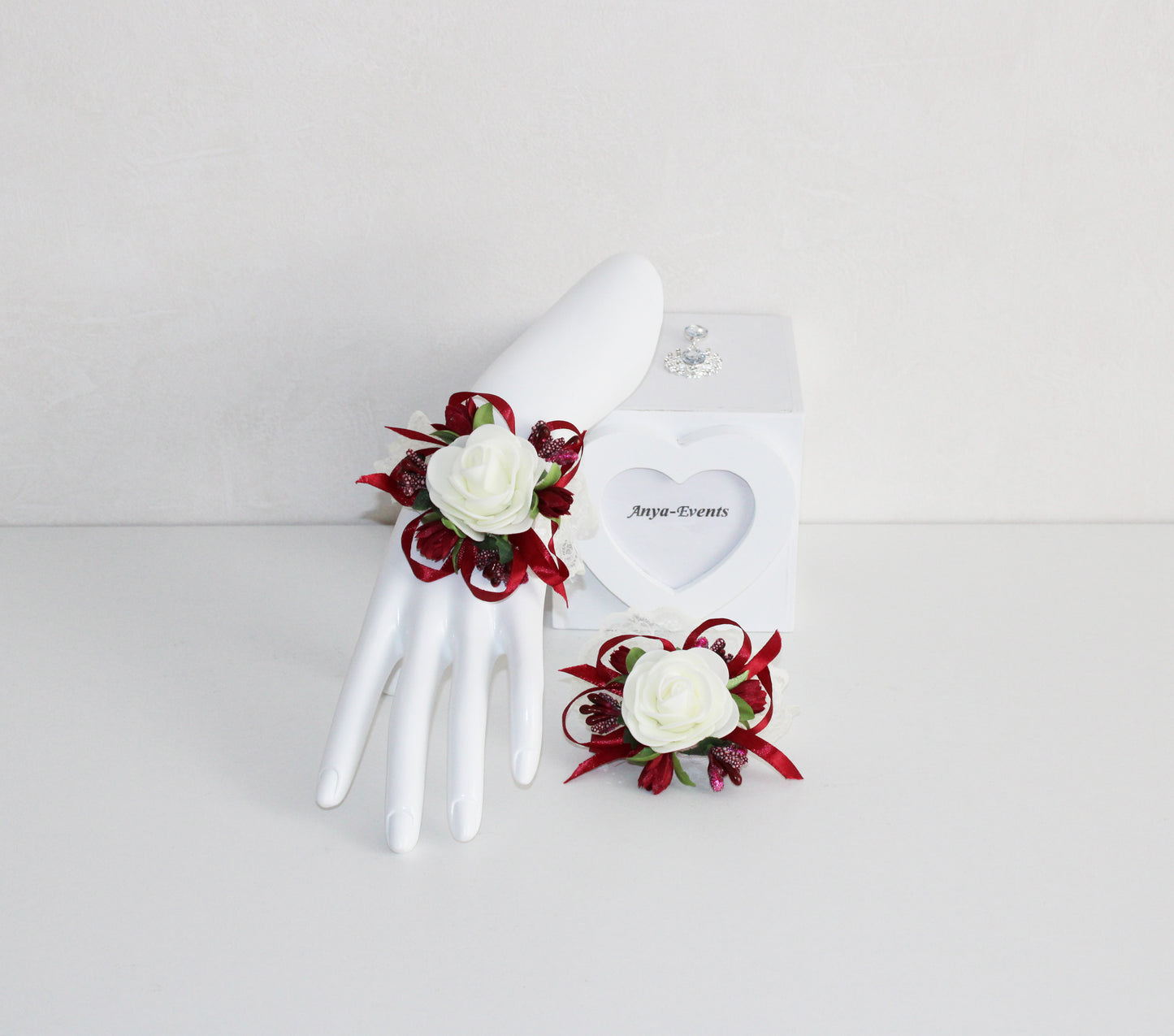 Wedding flowers - Corsage bracelet B023