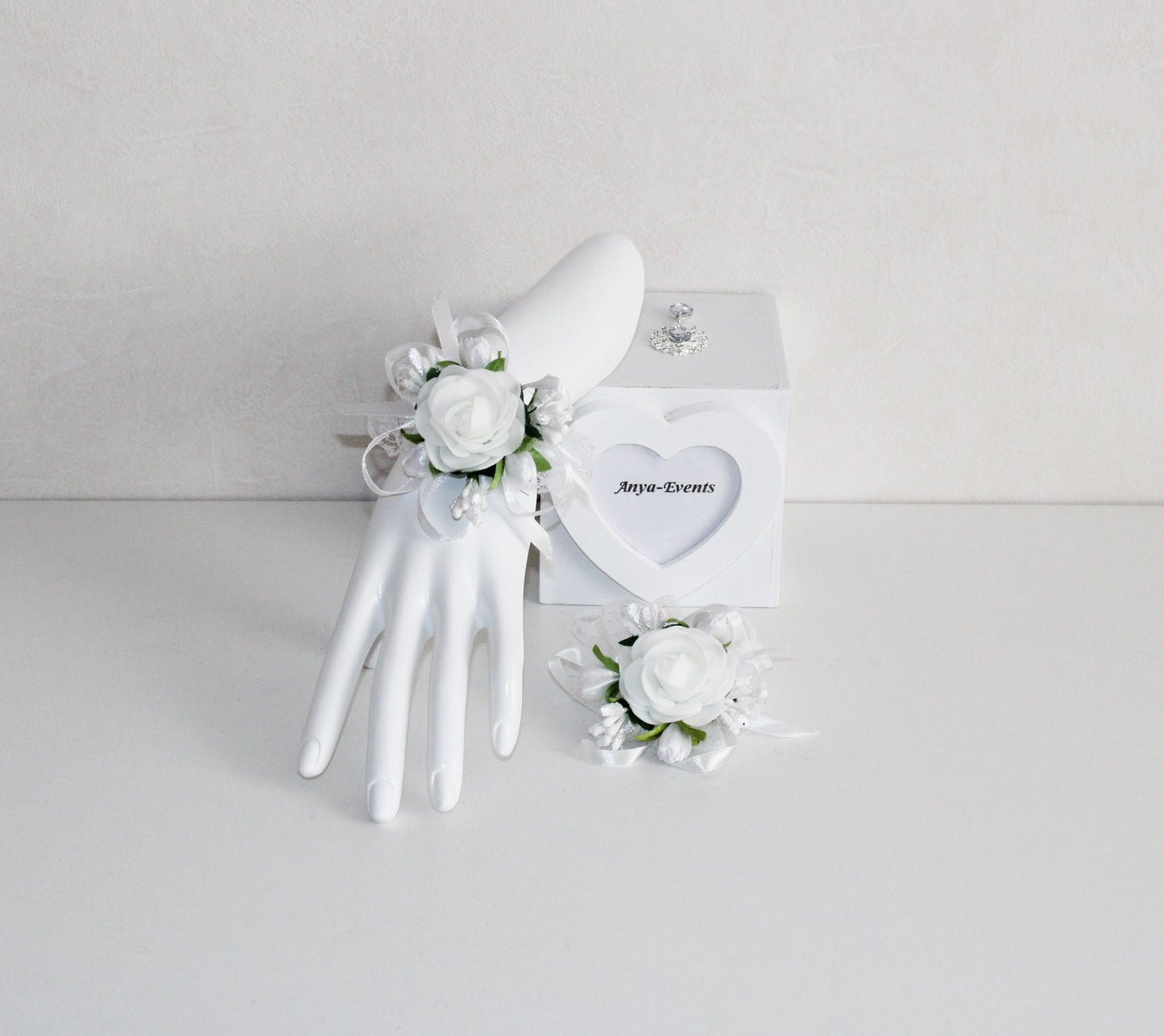 Wedding flowers - Corsage bracelet B023