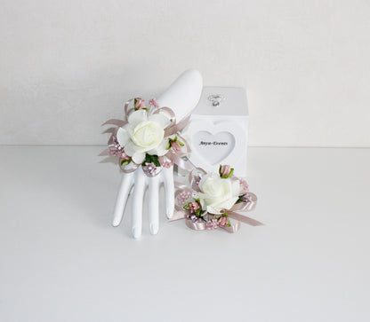 Flowers for the wedding - Corsage bracelet B025